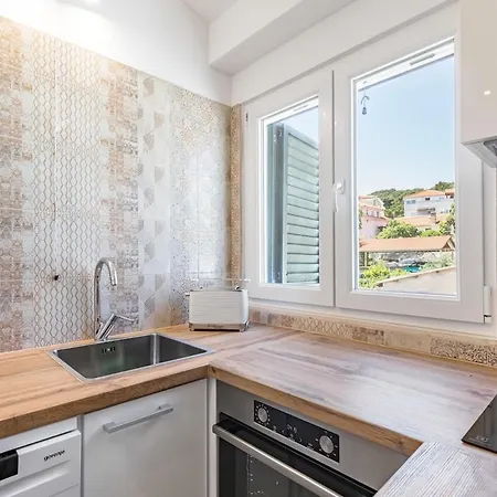 Luxury In Old Town Center With Sea View Apartment *