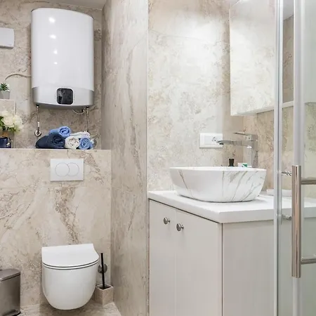 Luxury In Old Town Center With Sea View 아파트