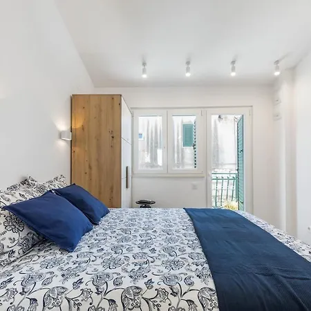 Luxury In Old Town Center With Sea View 스플리트