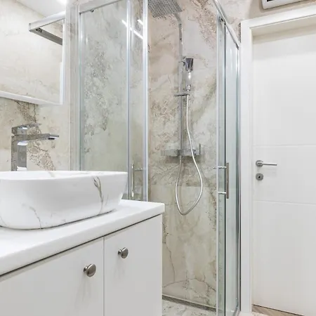 Luxury In Old Town Center With Sea View 아파트 *